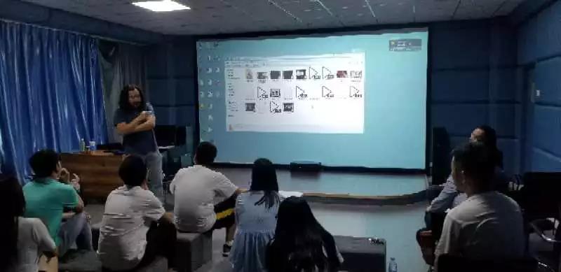 【“新·Motion”进行时 】（八）新闻传播学院邀请著名导演顾桃讲座