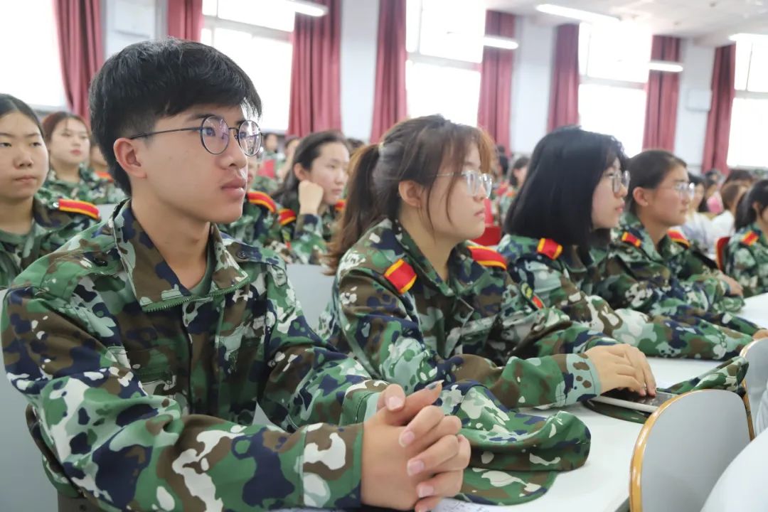 新闻传播学院举行2023级新生入学教育大会