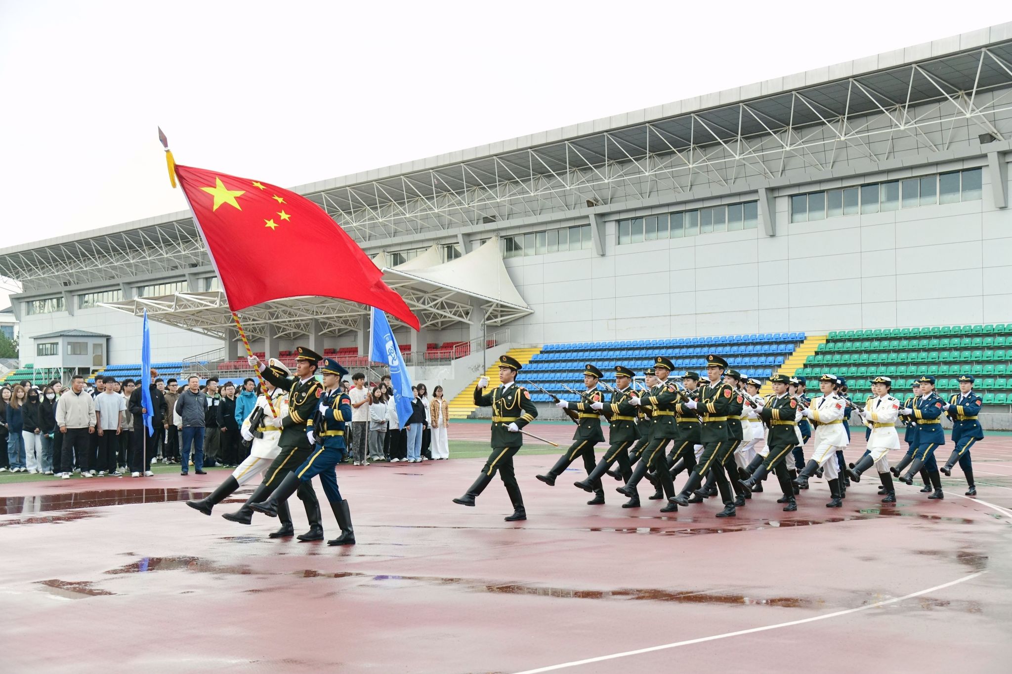 晨曦中的爱国礼 | 新征程，从国旗下的第一课启航！