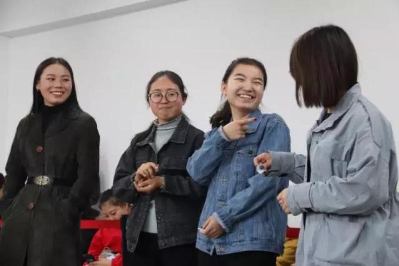 新闻传播学院举办女生节系列活动