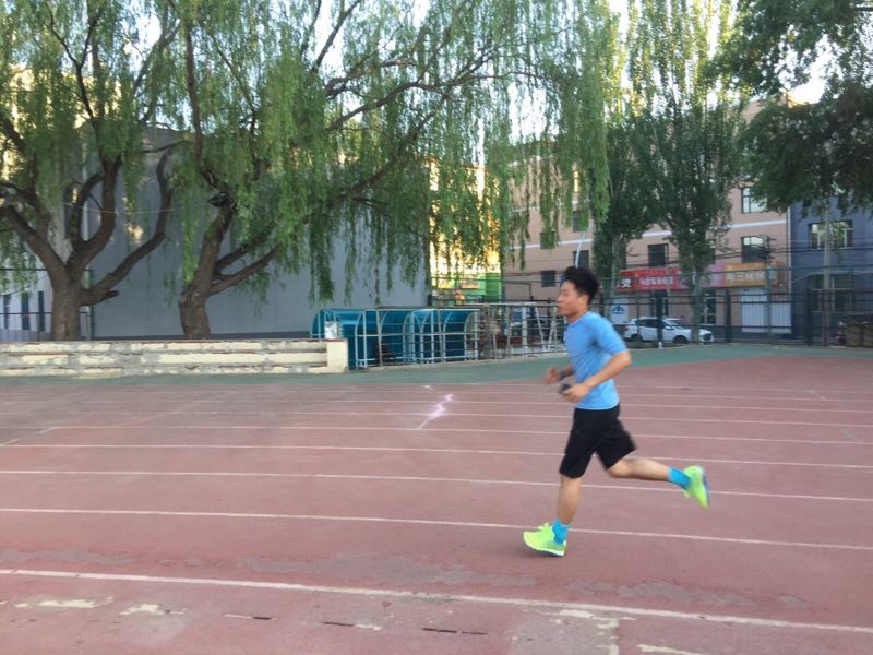 新闻传播学院运动员备战全校第三届奥林匹克运动会