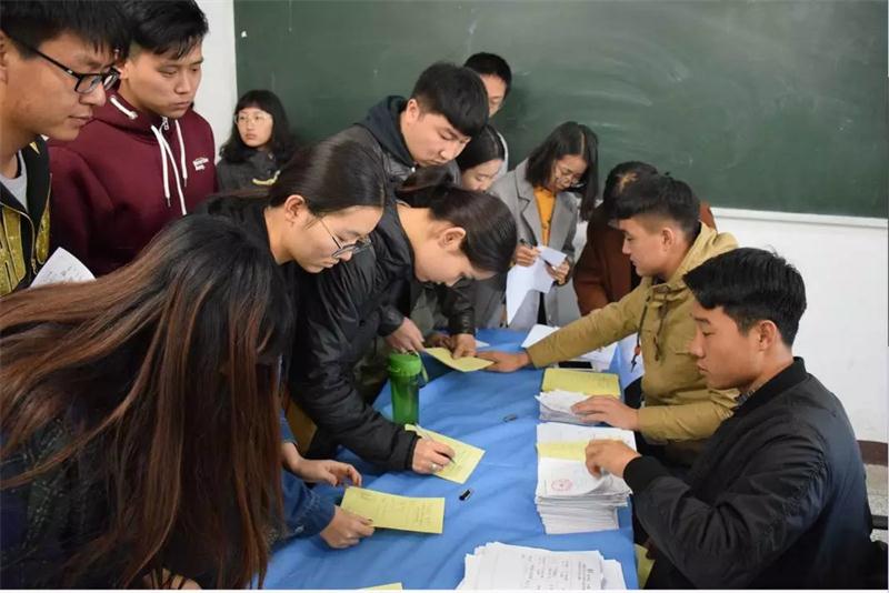 新闻传播学院圆满完成赛罕区人大代表选举工作