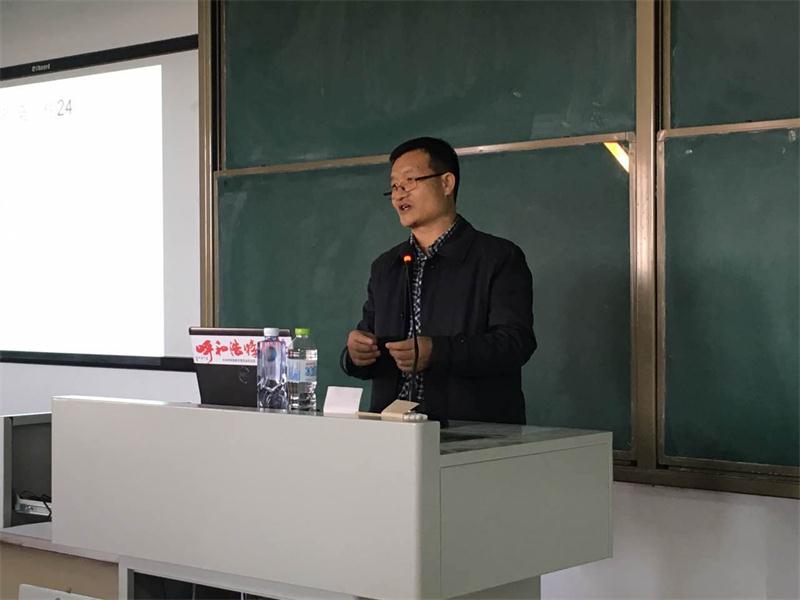 呼市日报首席记者张西平做客新闻传播学院