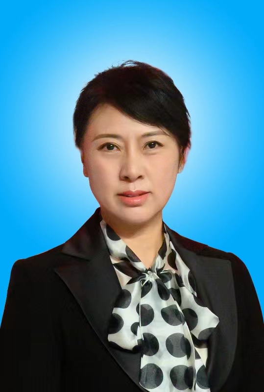 张芸