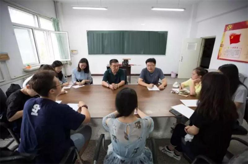 砥砺奋进新时代 同心共创新辉煌 | 新闻传播学院举行2018年大学生志愿者暑期 “三下乡”社会实践出征仪式